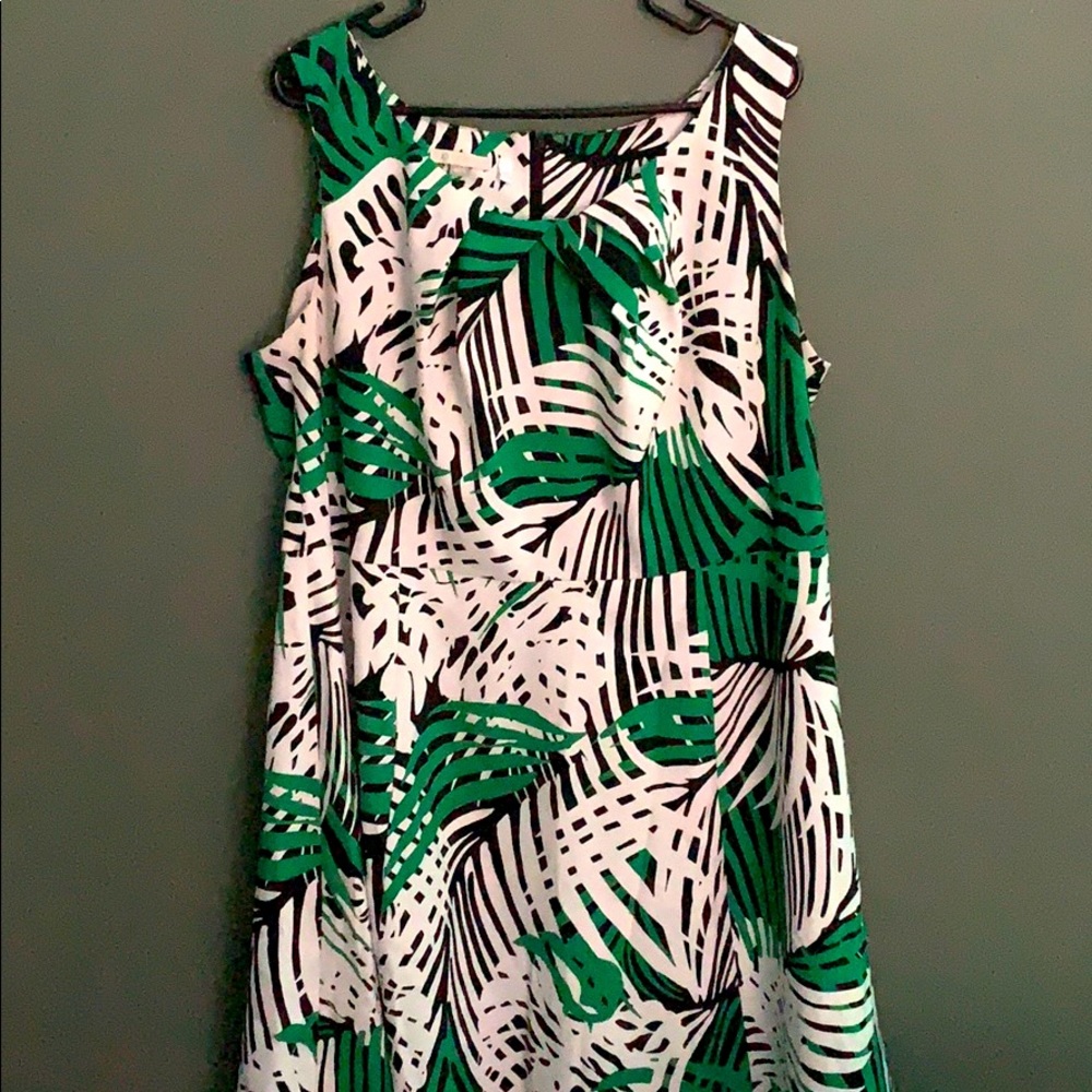Green Floral Dress Signature